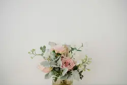 Flower arrangement in a glass jar