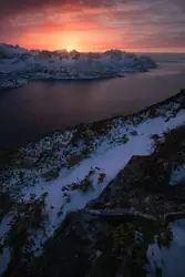 After a 2 hours walk in the cold, and really icy path, 