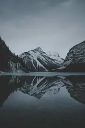 Your new iPhone or Samsung Wallpaper? Moody mountain re